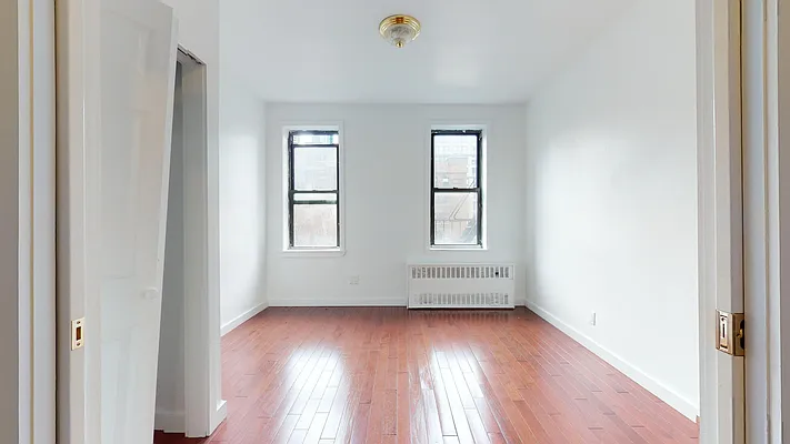 Rented by Bond New York | media 13