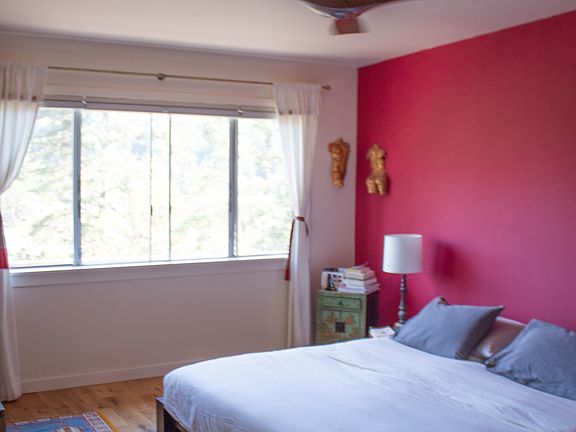 Room 1 - King Bed