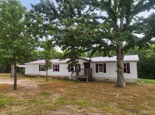 25205 Ranch Dr, Lebanon, MO 65536