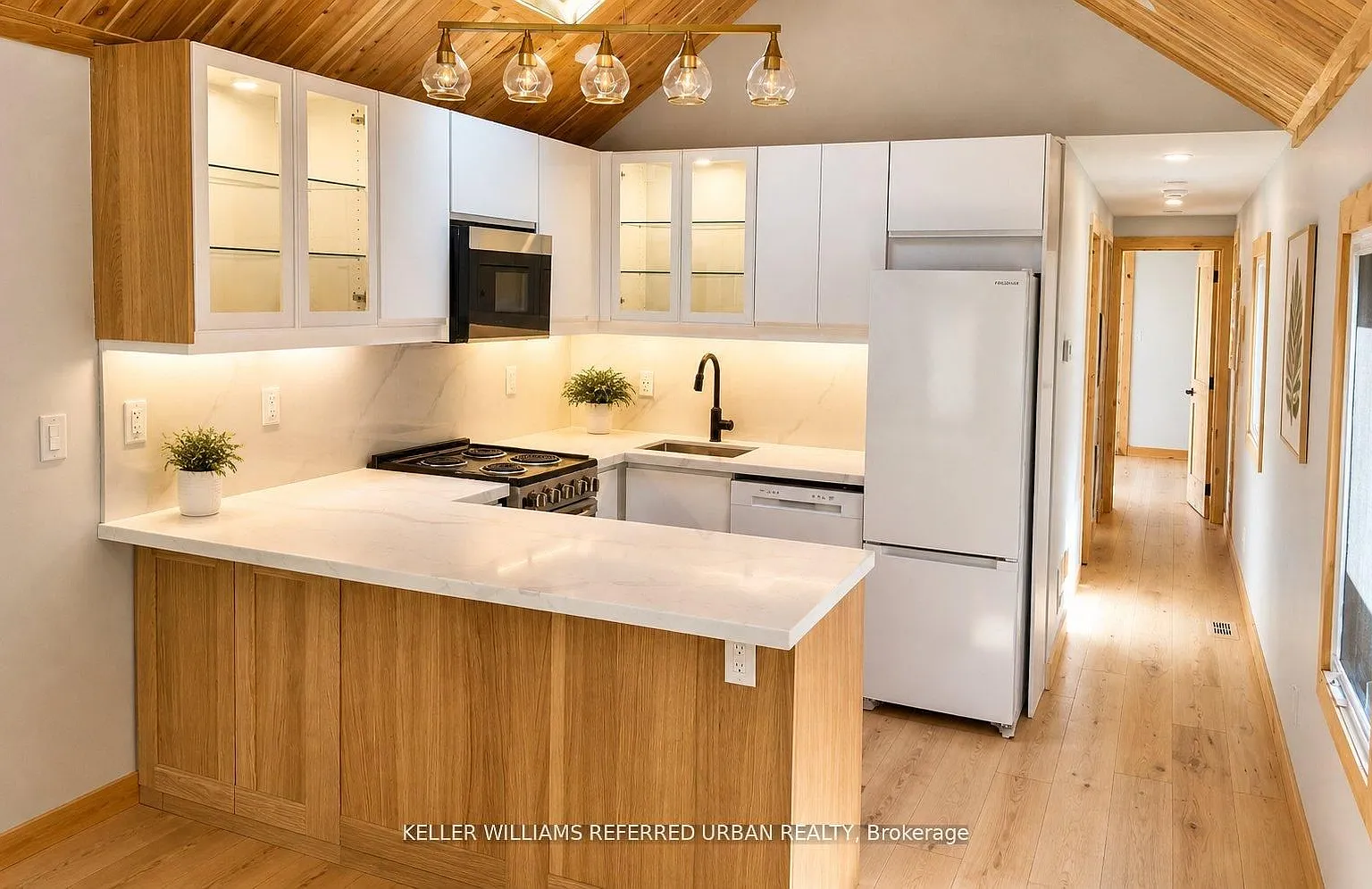 2 bed, $2,500 — Photo 1