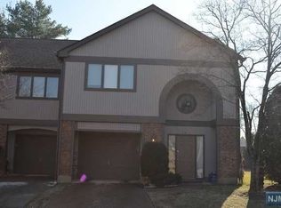 18 Maltese Dr, Fair Lawn, NJ 07410