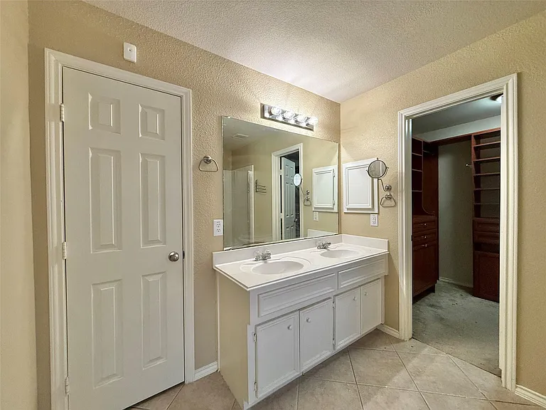 1810 Katlyn Ln — Photo 25