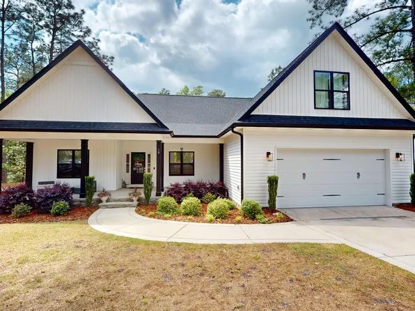10 Arbutus Lane, Whispering Pines, NC 28327