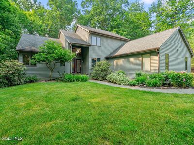 4 Newport Drive, Clifton Park, NY, 12065