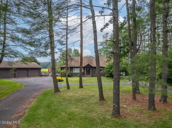 203 Waldenmaier Road, Feura Bush, NY 12067