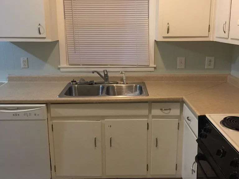 3012 Thurman Rd SW — Photo 1
