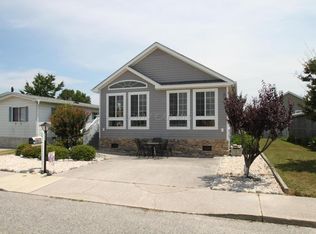 121 Ocean Dr, Ocean City, MD 21842