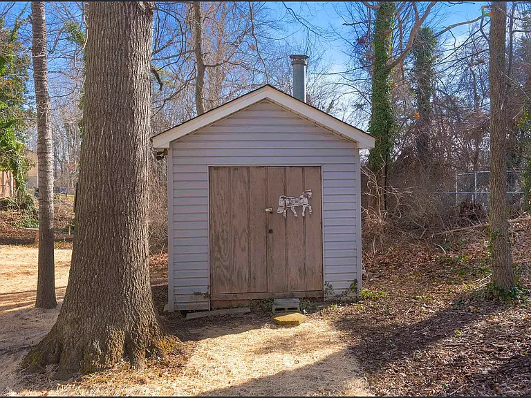 106 Commonwealth Cir — Photo 9