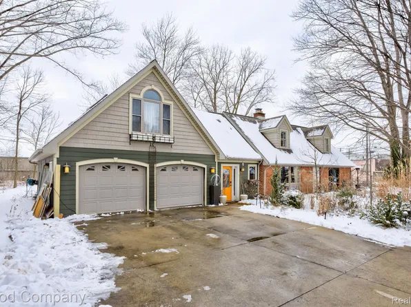 26561 Tulare St, Oak Park, MI 48237