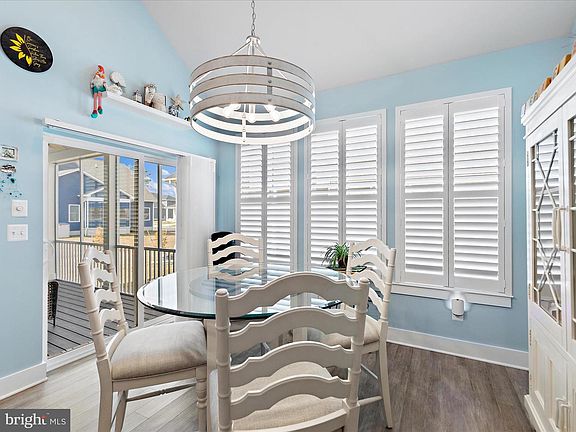 5th image of 18554 Emerson Way