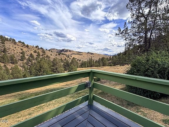 3rd image of 20480 Highway 395 N