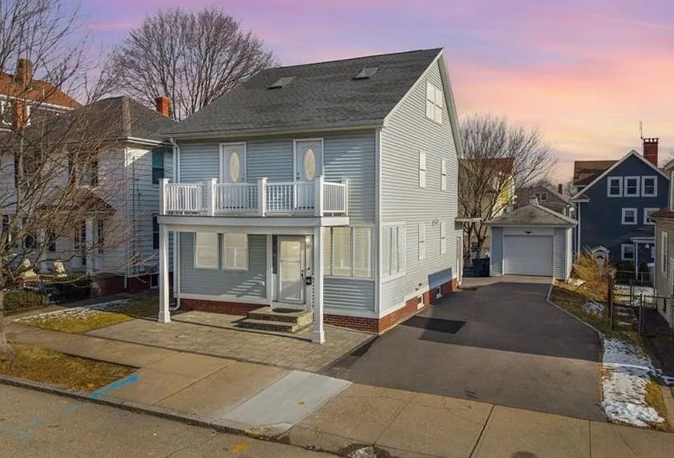 37 Tyndall Ave