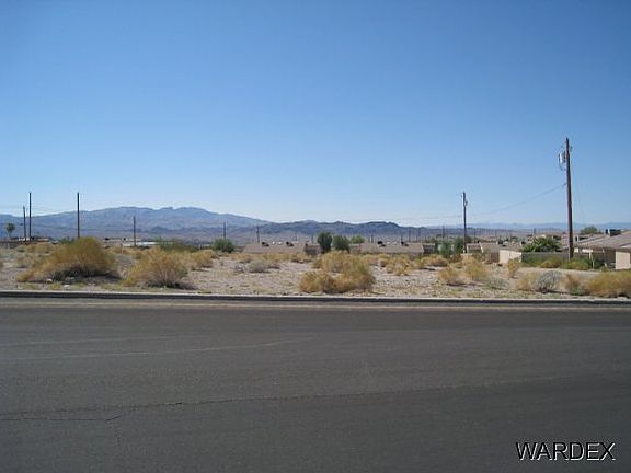 2nd image of 3046 Shoshone Dr