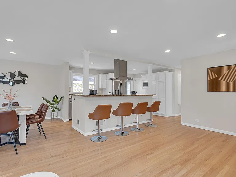1100 Edmer Ave — Photo 7