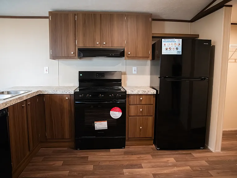 1401 N Maple St — Photo 3