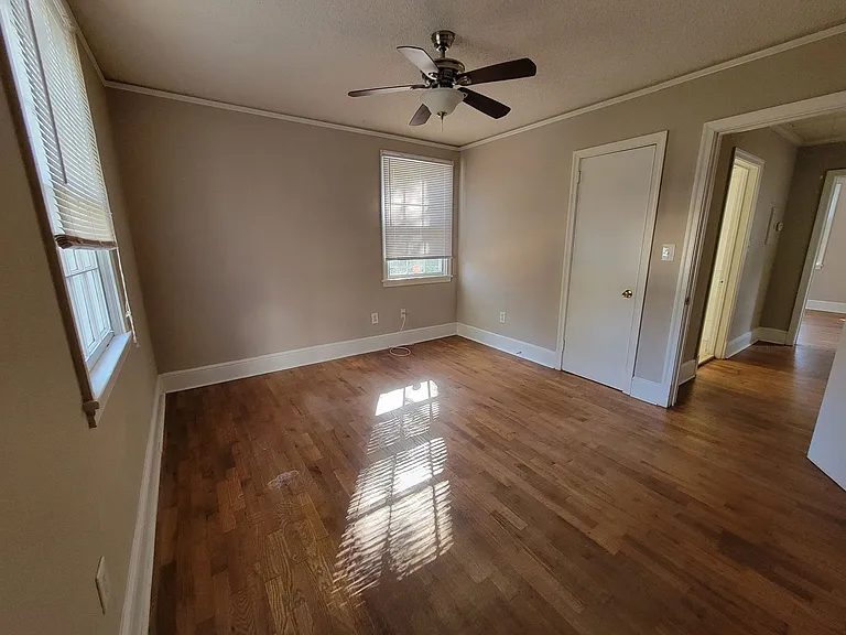 220 Gilleland Dr — Photo 16