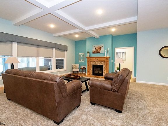 3rd image of 1409 Hunt Club Dr