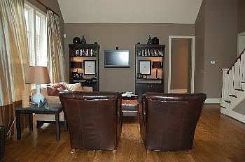 5th image of 826 Hollyhedge Ct