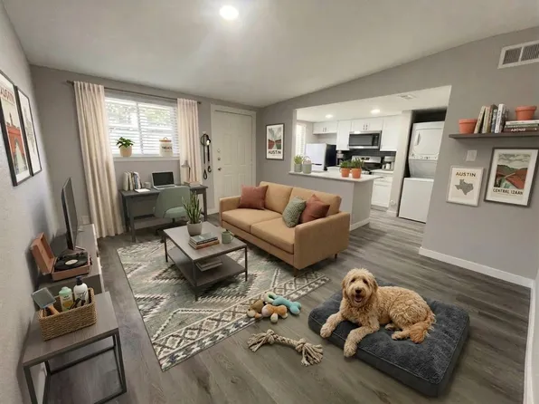 407 1/2 W 38th St #203, Austin, TX 78705