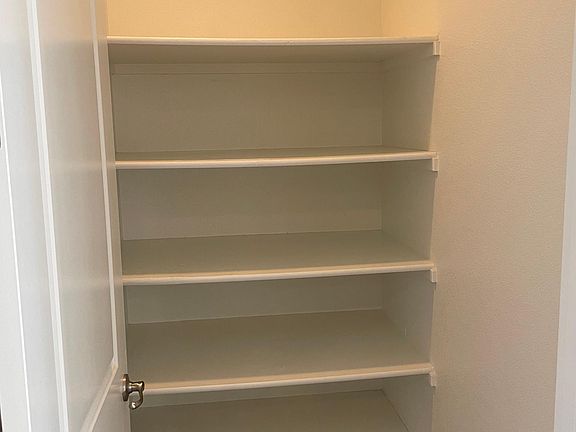 Walk-in Pantry