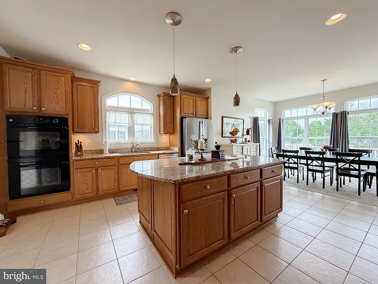 23687 Coventry Dr — Photo 11