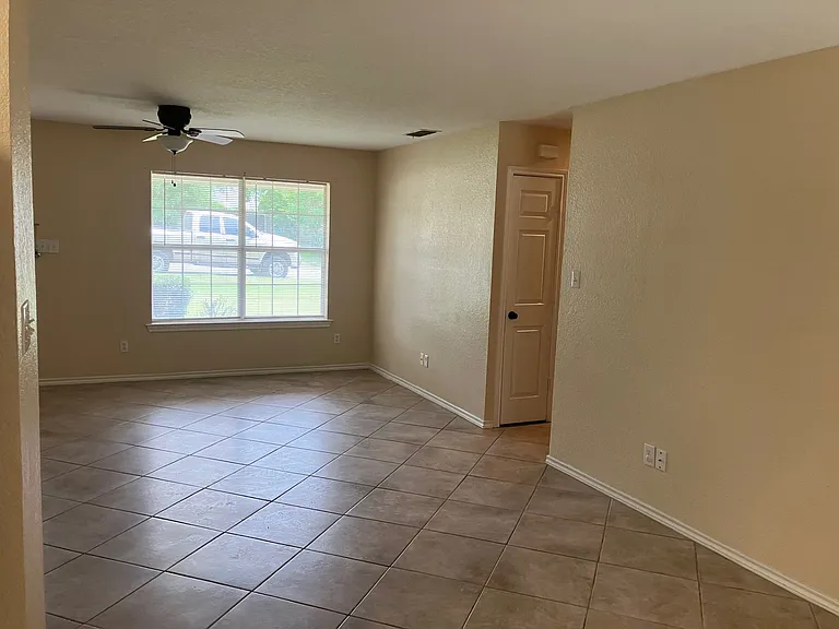 208 S Sendero Dr — Photo 17