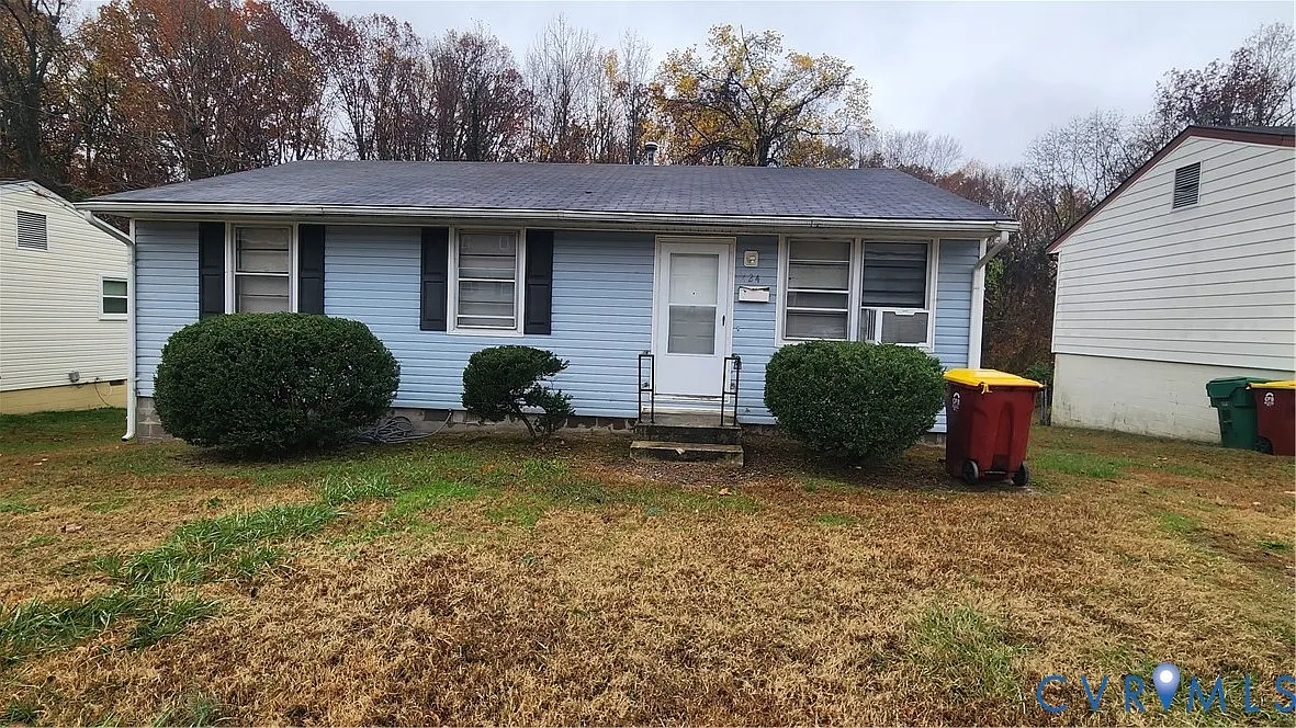 3 bed, 1.0 bath, 988 sqft, $1,350 — Photo 1