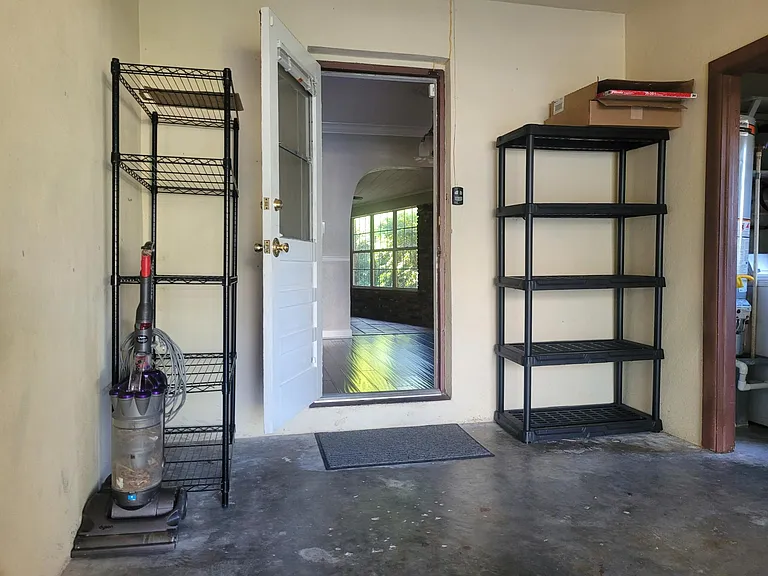 502 Suwanee Cir — Photo 12