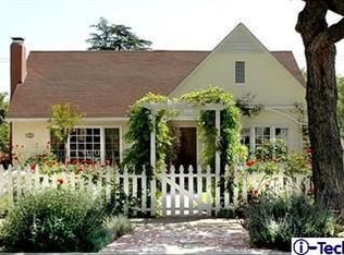 2064 Queensberry Rd, Pasadena, CA 91104