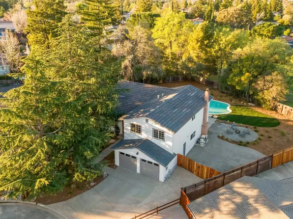 50 Mount Olympus Pl, Clayton, CA 94517