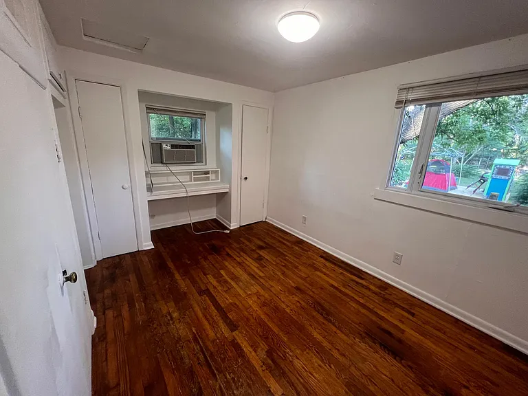 1732 W 21st St #B — Photo 2