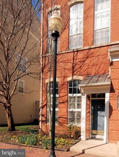 1st image of 185 Martin Ln