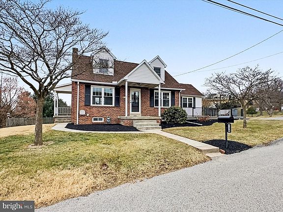 2nd image of 136 Park St