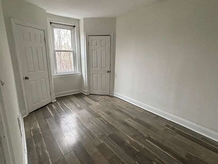 2525 Shields St — Photo 8