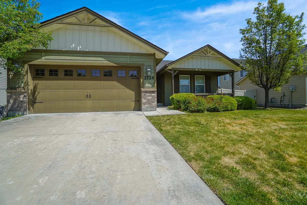 2724 Sommersby Way North - 1 — Photo 4