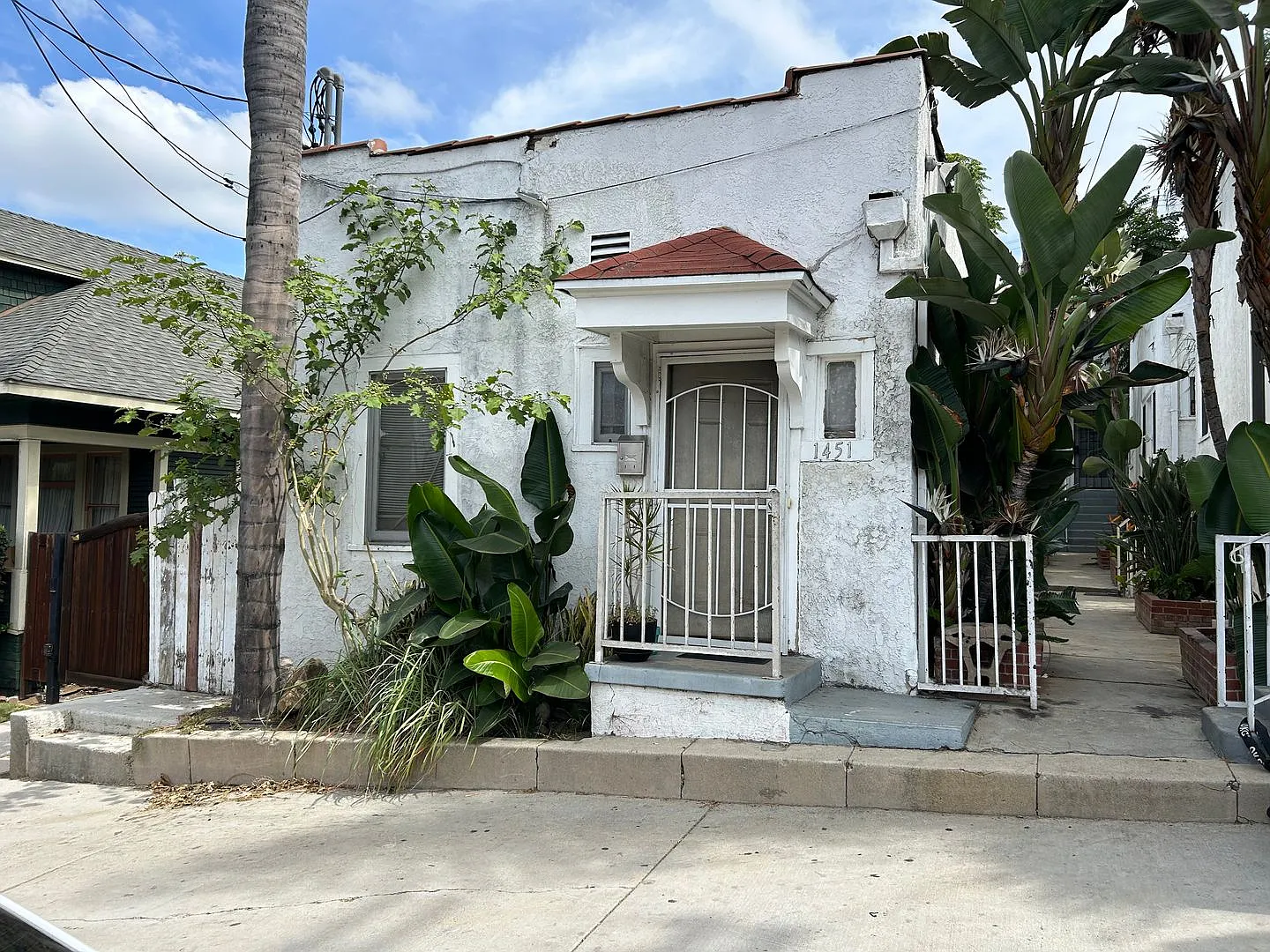 1447 Bellevue Ave — Photo 1