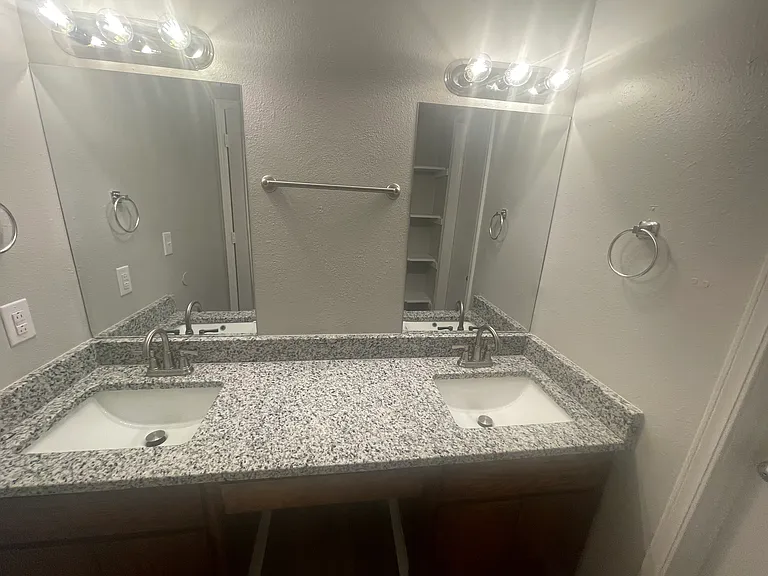 Black Oak Residences — Photo 25