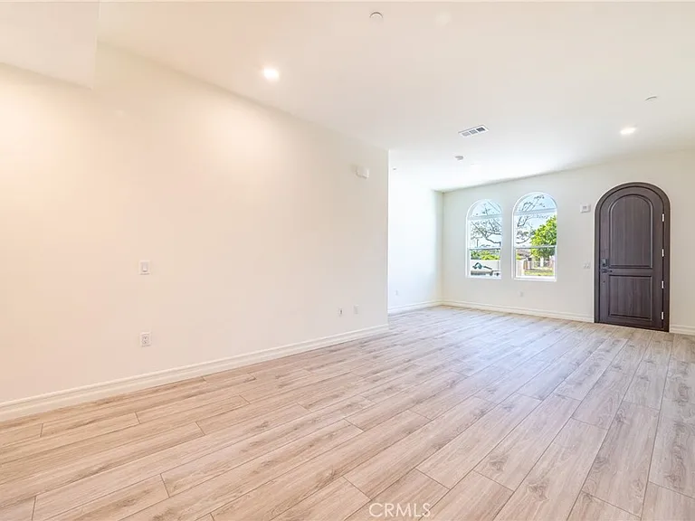 150 N New Ave #2 — Photo 11