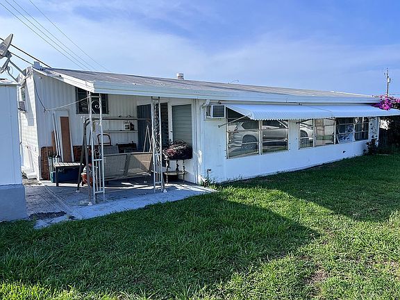 3rd image of 2417 Joyce Ln
