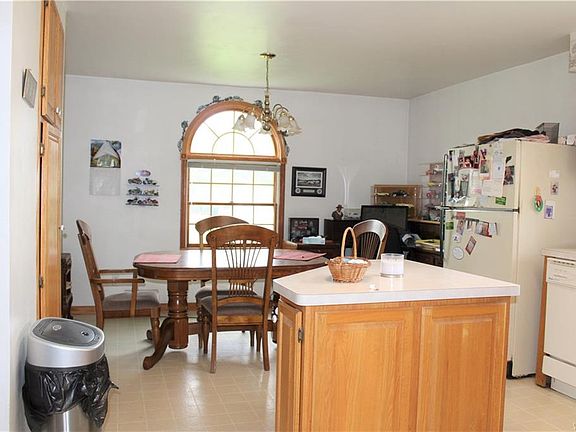 4th image of 3966 Jefferson Ave