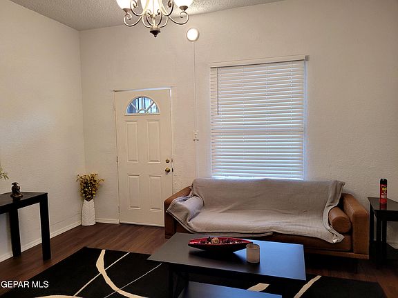 5th image of 806 Mundy Dr #1