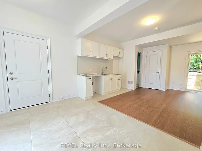 15 Lake St #2 — Photo 14