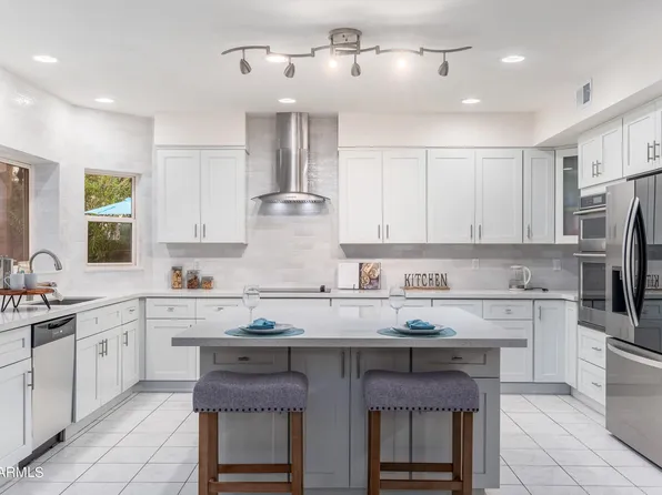 1102 W NEWPORT BEACH Drive, Gilbert, AZ 85233