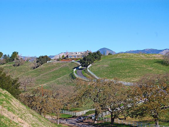 2nd image of 2850 Avenida Caballo