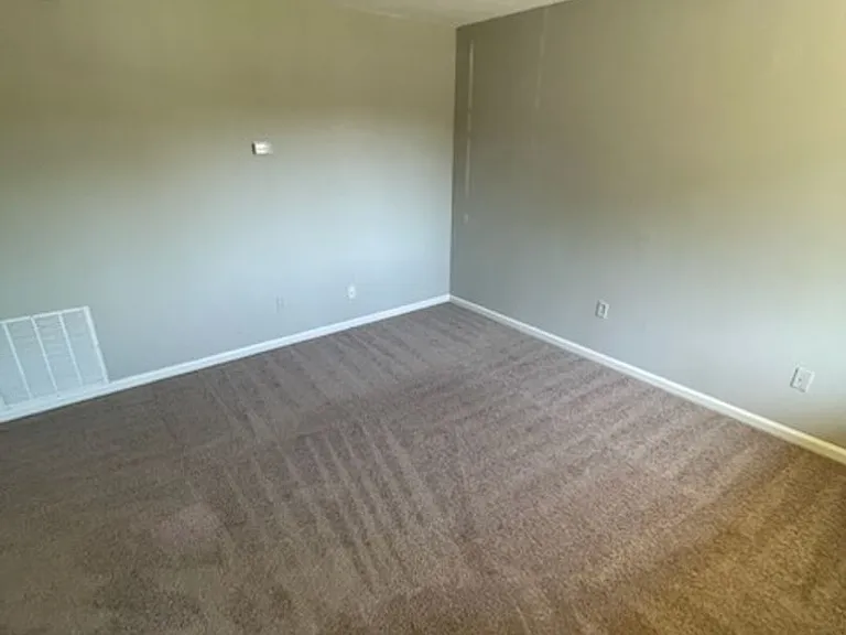1002 Salisbury St #6-B — Photo 3