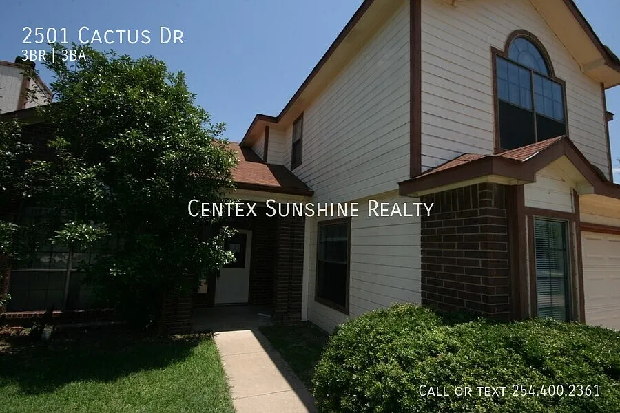 Building Photo - 2501 Cactus Dr