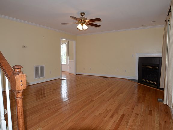 3rd image of 4000 Clinard Ave