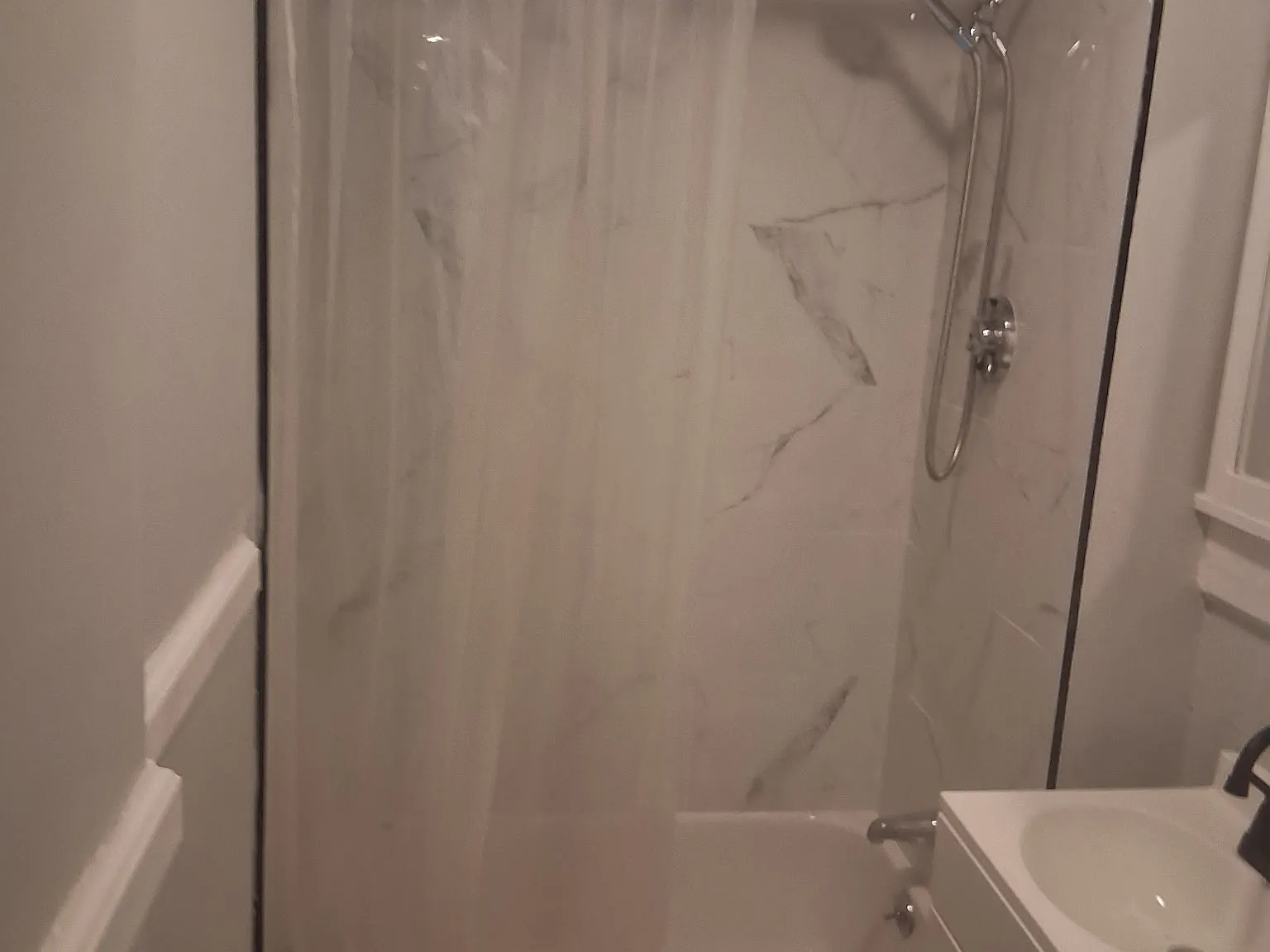 3 bed, 450 sqft, $1,900 — Photo 4