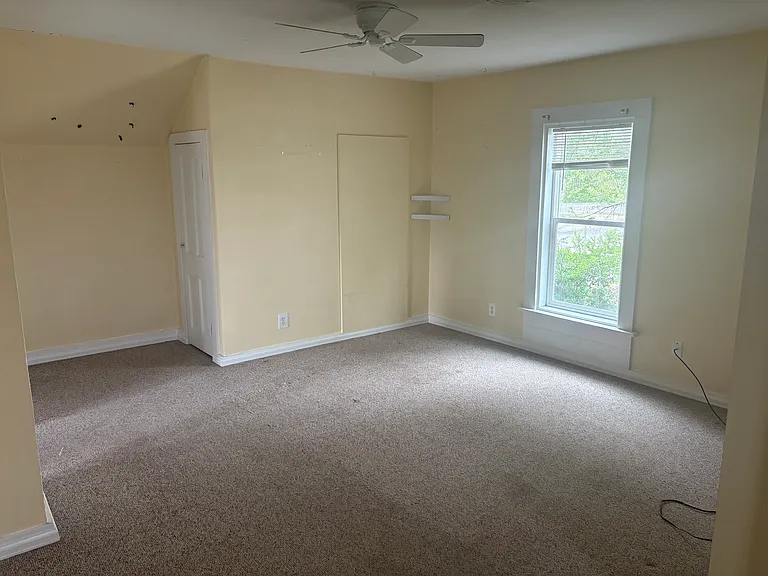 9 S Lewis St #B — Photo 3
