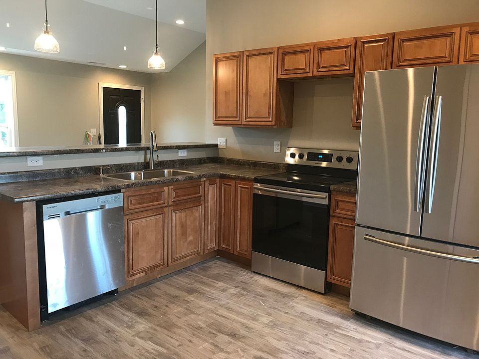 2nd image of 123 Easy St